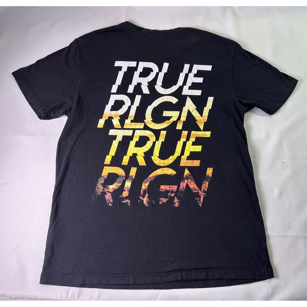 True‎ Religion Men's Black Graphic T-Shirt Glitch Logo Shooting Star Size Medium